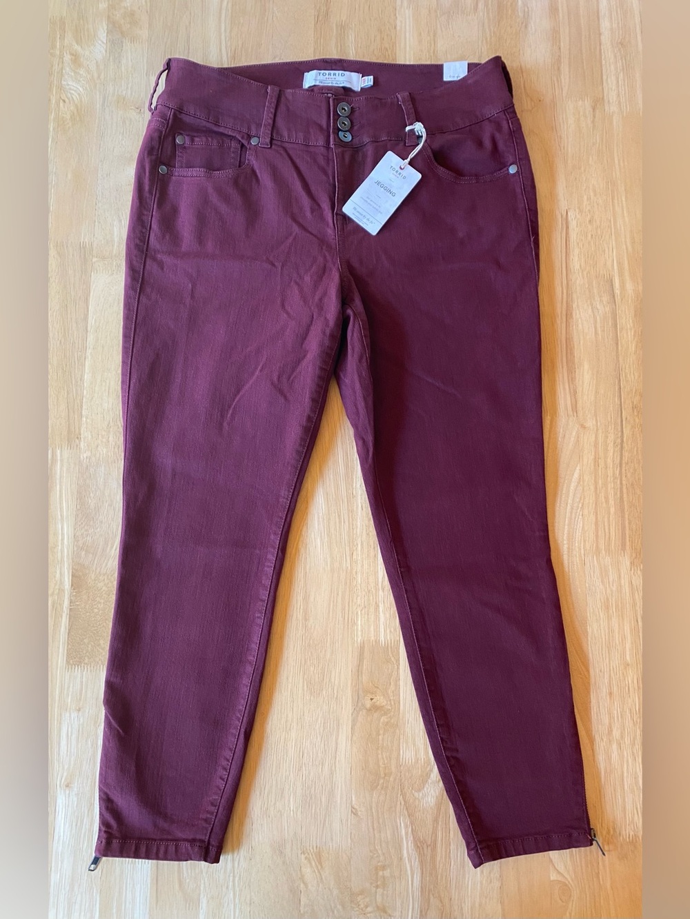 torrid Stiletto Jegging Skinny Jean Burgundy Size 14 Regular NWT